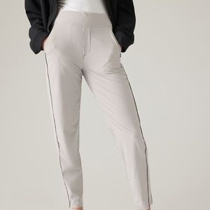 Athleta BROOKLYN MID RISE ANKLE PANT - Size 8